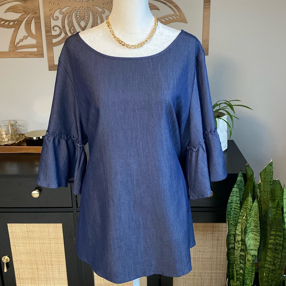 Corvina lightweight denim blouse Size XL. NWOT